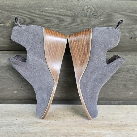 Toms Kallie Gray Suede, Boho-chic Cut-out, Stacked Wedge Comfort Bootie WMS 9W - Picture 12 of 16